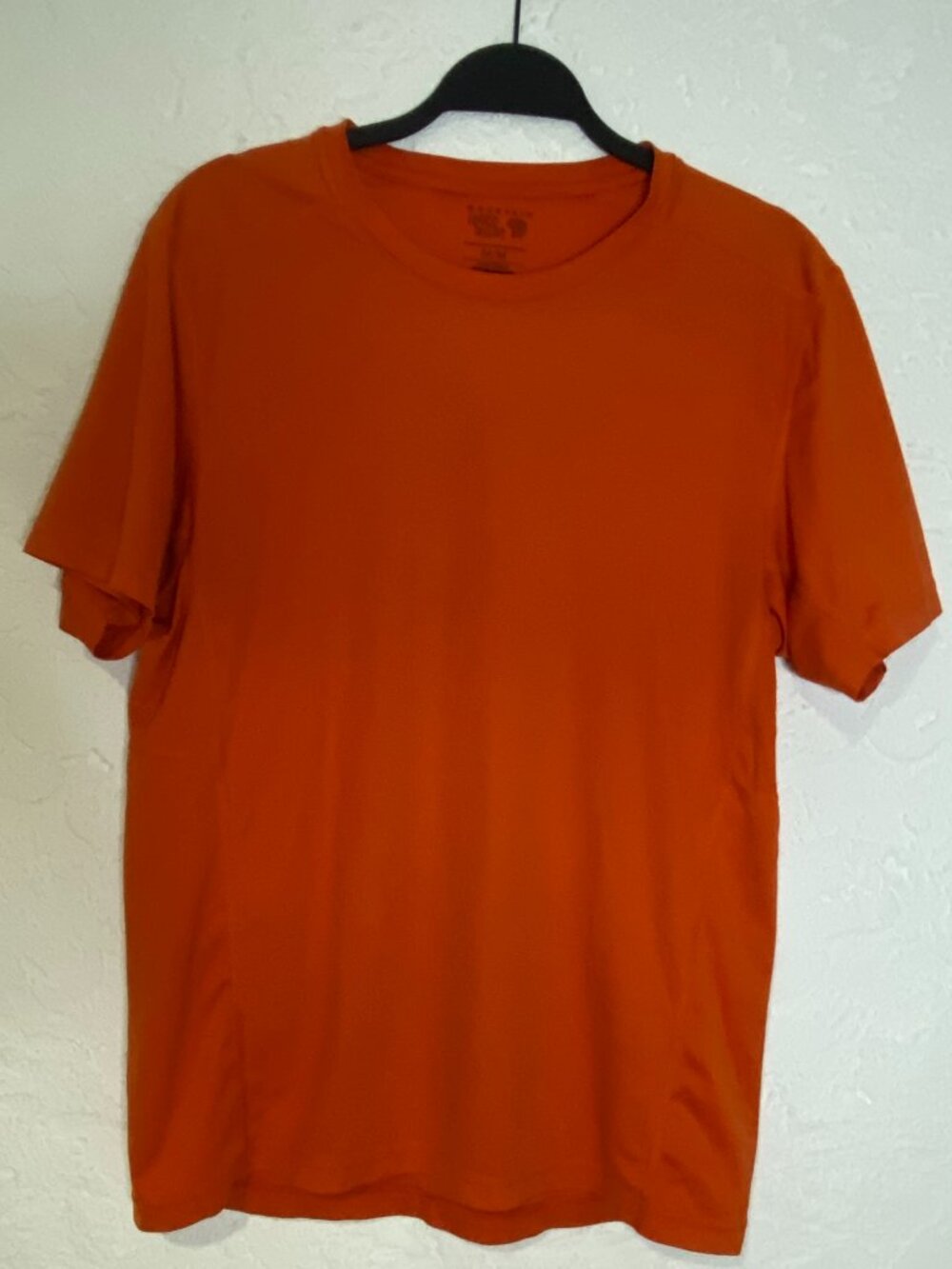 Mountain Hardwear Men’s Medium Orange Breathable Performance T-Shirt